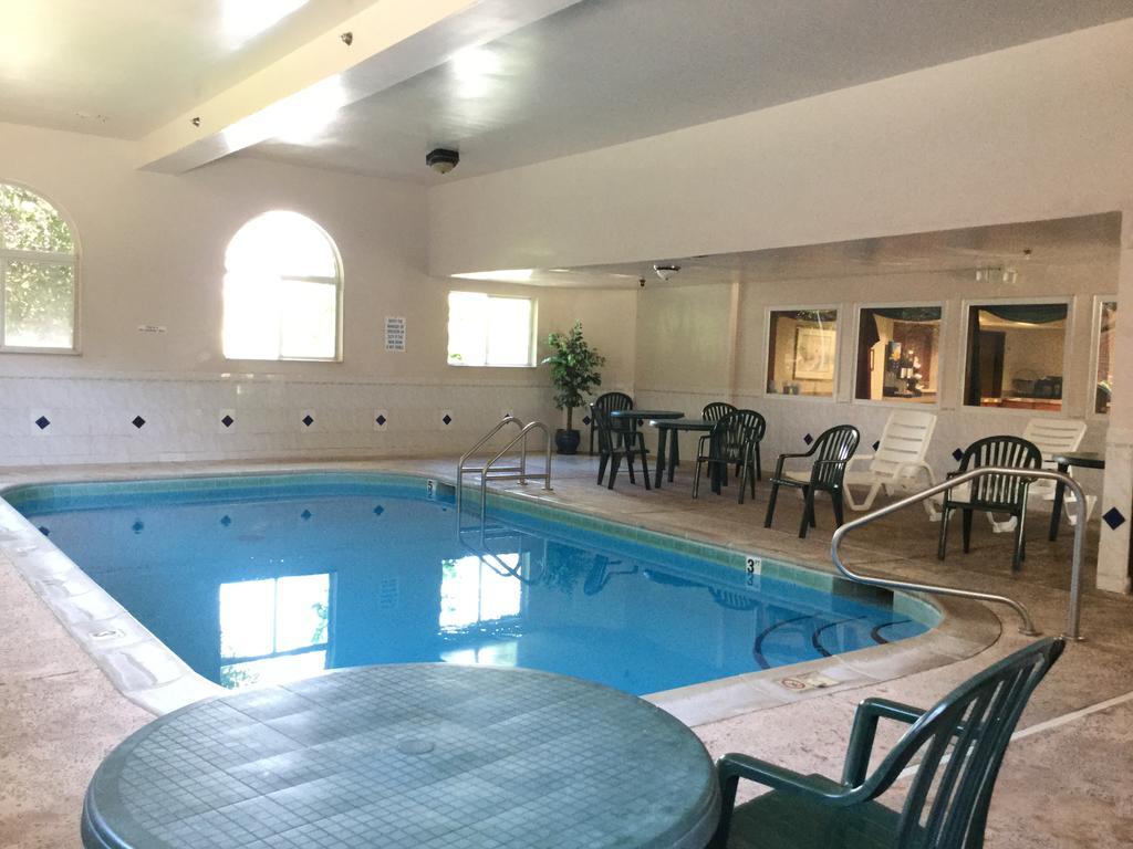 Americas Best Value Inn And Suites Saint Charles Dış mekan fotoğraf